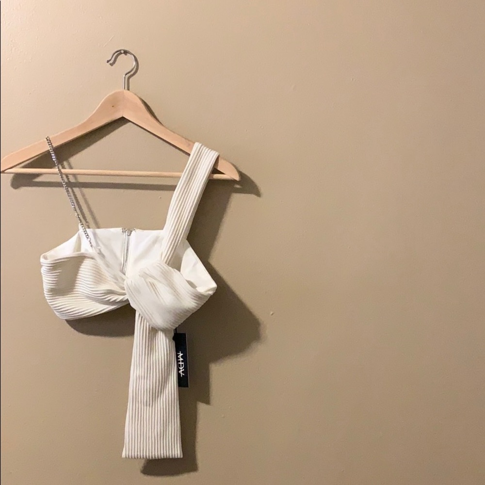 Ribbed Tie Knot Detail Top